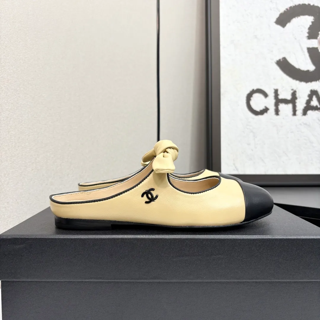 👟👟Ex-factory price 480👟👟 Chanel 25C Early Spring Mary Jane Shoes Series This season’s shoes are all great! The pure black Mary Jane is very comfortable on the feet and the upper leather is also very soft, so you don’t have to worry about rubbing your feet. The bunny ears are also very cute, and the black and white color matching and black fabric cover are very nice. Upper cowhide, inner sheepskin, genuine leather outsole Size: 35-39 40/41 Customized, non-refundable and non-exchangeable